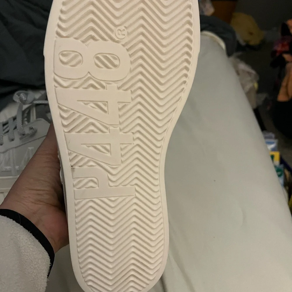 P448 brand new white and Gray Sneakers size 41 women’s 10 men’s 8 1/2 - Picture 9 of 10